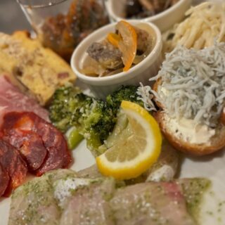 前菜盛り合わせ コレとお酒で十分